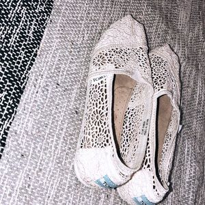 TOMS . like new !
